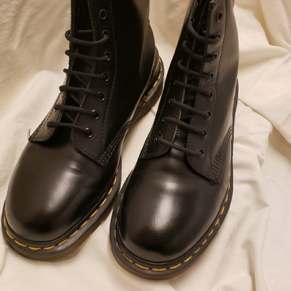 Doc Martens - Picture 5 of 11